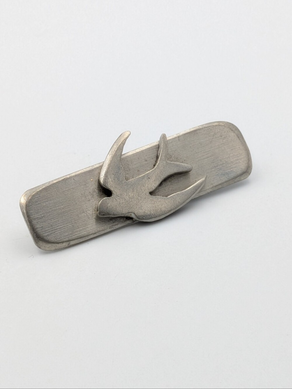 Vintage pewter stylized swallow bird bar brooch pin